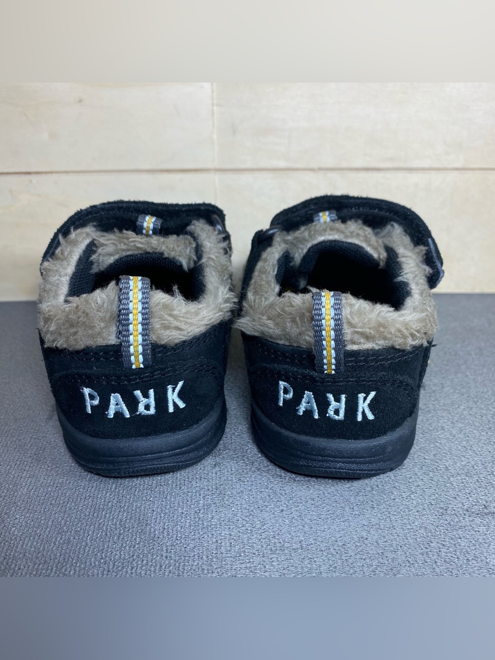 Keen Newport H2 Sandals Black Suede Infant Size 5 Baby Shoes Faux Fur Trim - Picture 6 of 11